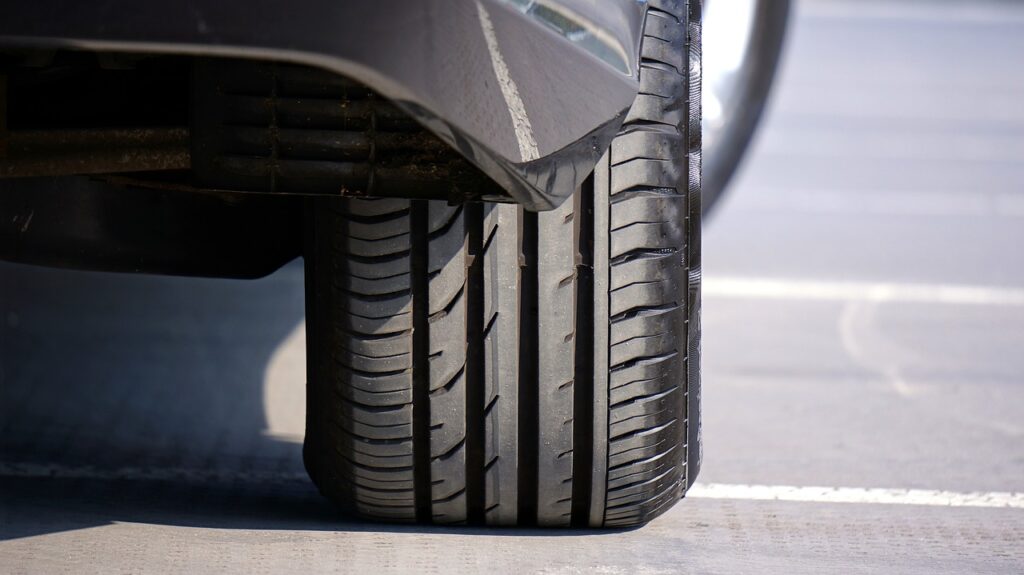 Com que frequência é preciso alinhar os pneus do veículo?