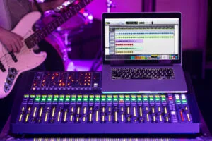 O que é preciso para se tornar produtor musical?
