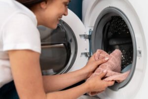 Leia mais sobre o artigo Cuidados na hora de lavar roupa pela primeira vez