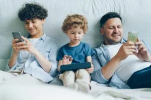 Leia mais sobre o artigo Como ensinar tecnologia aos filhos?
