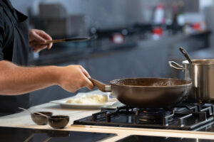Leia mais sobre o artigo Como fazer fritura saudável em casa?